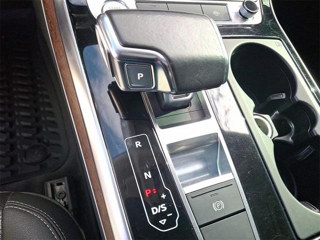 Photo of 2020 Glacier White Metallic Audi Q8