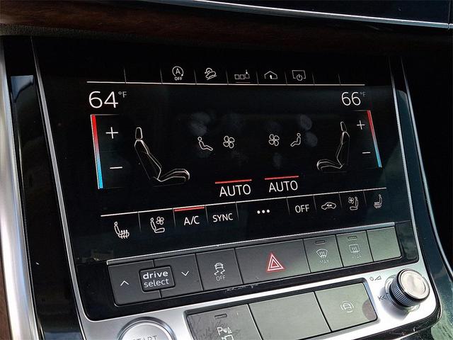 Photo of 2020 Glacier White Metallic Audi Q8