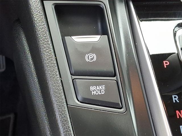 Photo of 2020 Crystal Black Pearl Honda CR-V