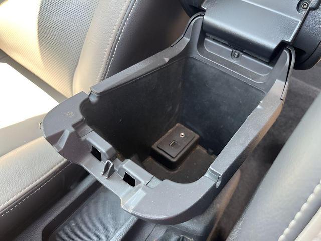 Photo of 2015 Frozen White Ford Transit Connect