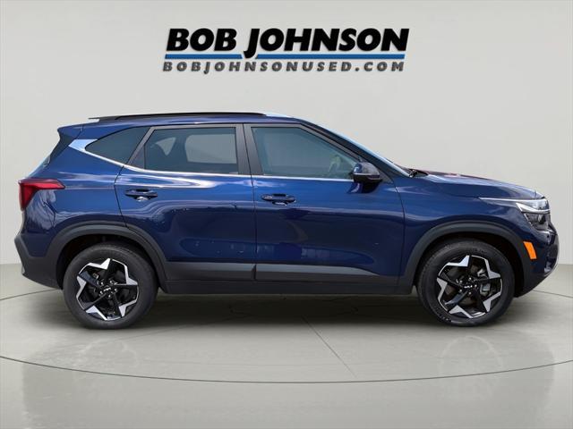 Photo of 2024 Dark Ocean Blue Kia Seltos