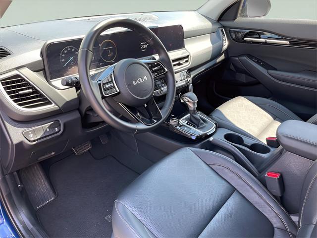Photo of 2024 Dark Ocean Blue Kia Seltos