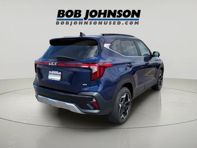 Photo of 2024 Dark Ocean Blue Kia Seltos