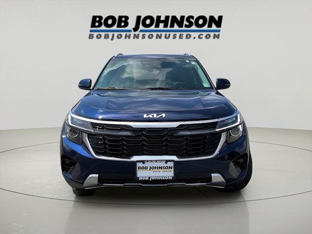 Photo of 2024 Dark Ocean Blue Kia Seltos