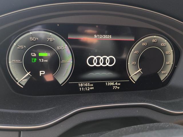 Photo of 2023 Mythos Black Metallic Audi Q5