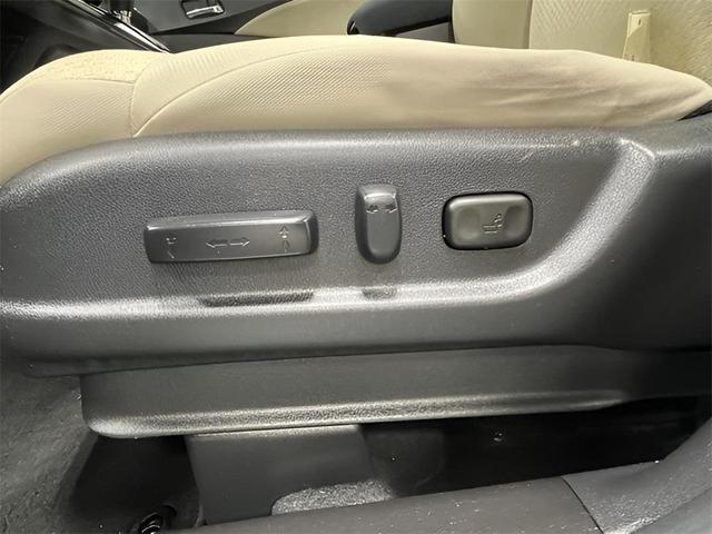 Photo of 2016 Obsidian Blue Pearl Honda CR-V