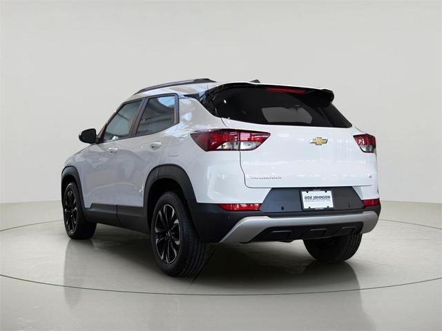 Photo of 2021 Summit White Chevrolet Trailblazer