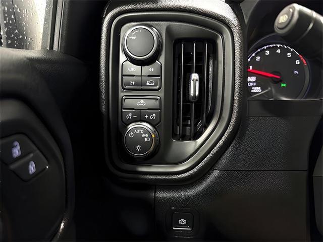 Photo of 2022 Black Chevrolet Silverado 1500