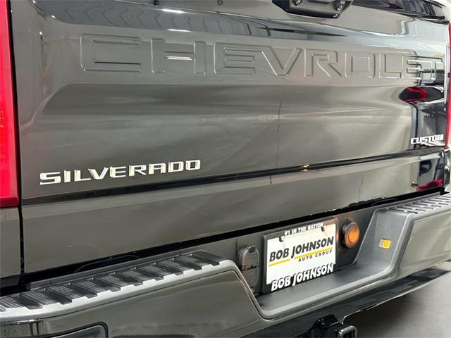 Photo of 2022 Black Chevrolet Silverado 1500