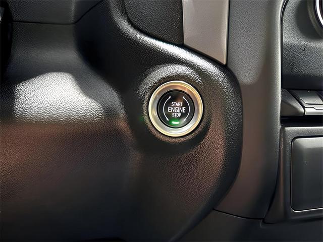 Photo of 2022 Black Chevrolet Silverado 1500