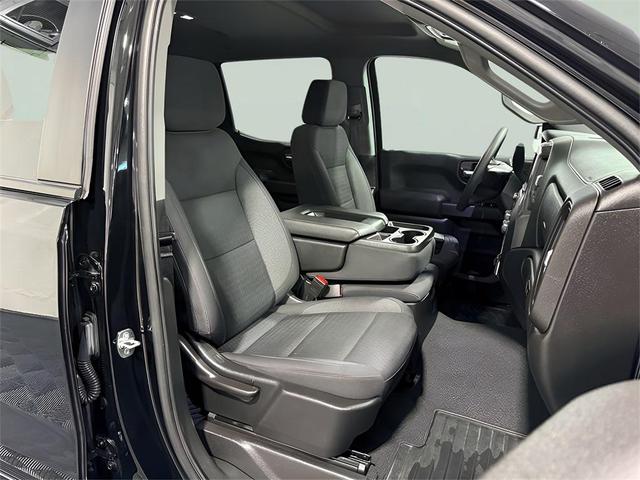 Photo of 2022 Black Chevrolet Silverado 1500