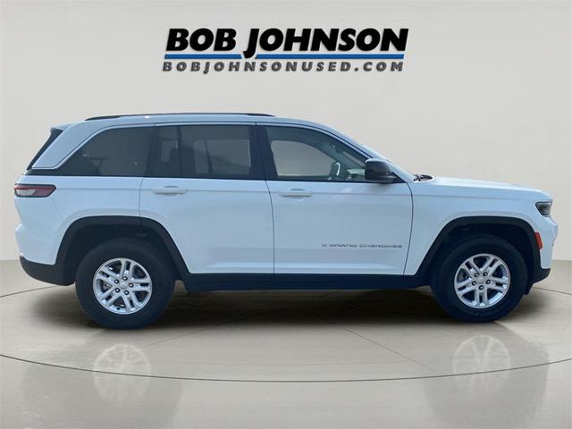 Photo of 2023 Bright White Clearcoat Jeep Grand Cherokee