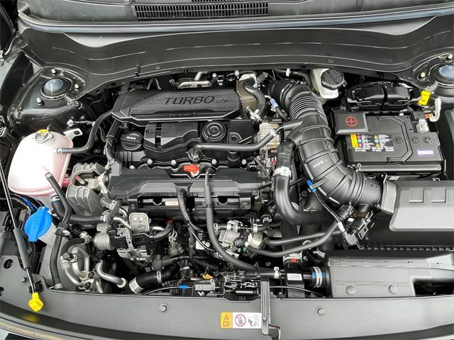 Photo of 2024 Fusion Black Kia Seltos