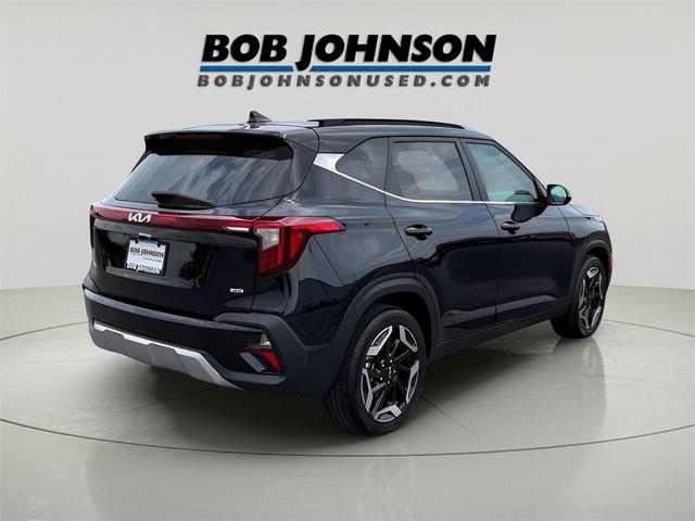 Photo of 2024 Fusion Black Kia Seltos