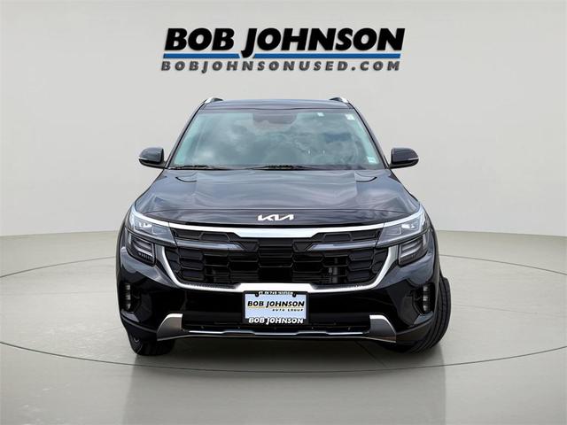 Photo of 2024 Fusion Black Kia Seltos