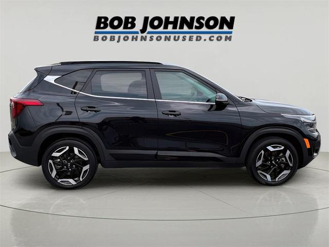 Photo of 2024 Fusion Black Kia Seltos