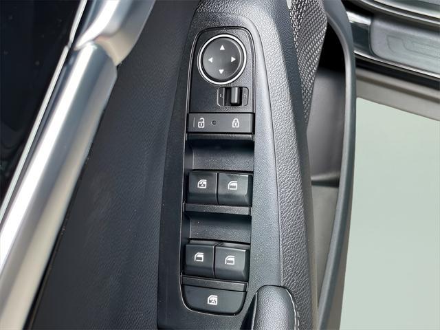 Photo of 2024 Fusion Black Kia Seltos