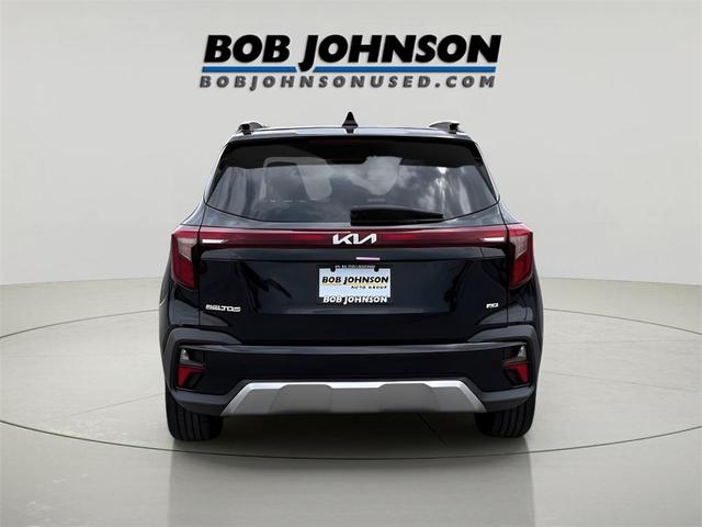 Photo of 2024 Fusion Black Kia Seltos