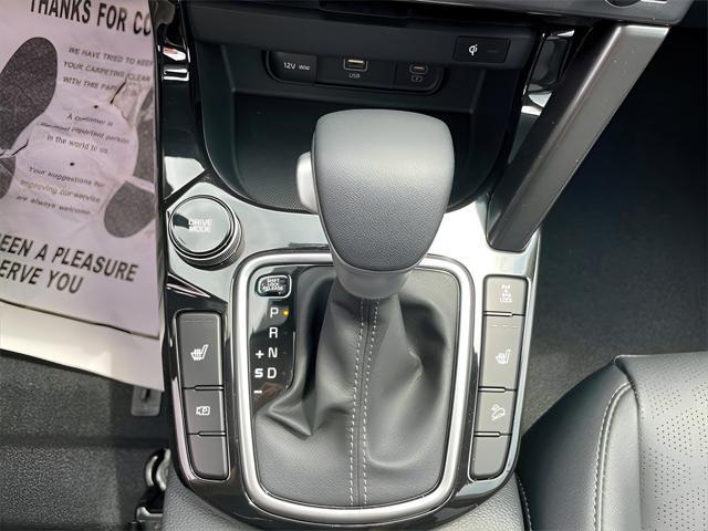 Photo of 2024 Fusion Black Kia Seltos