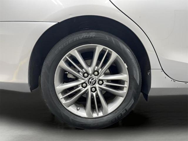 Photo of 2015 Gray Toyota Camry