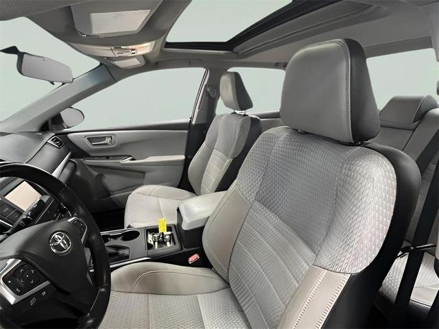 Photo of 2015 Gray Toyota Camry