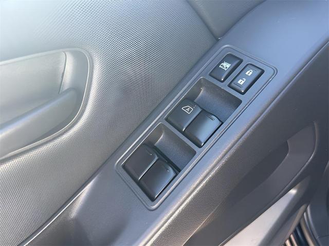 Photo of 2022 Super Black Nissan Frontier