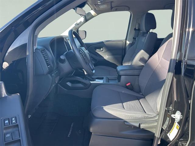 Photo of 2022 Super Black Nissan Frontier