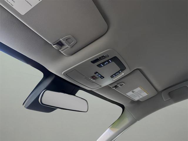 Photo of 2023 Sunset Bronze Mica Toyota Sienna