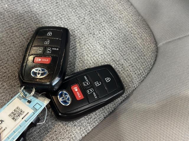 Photo of 2023 Sunset Bronze Mica Toyota Sienna