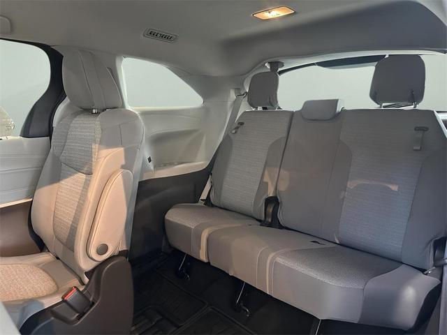 Photo of 2023 Sunset Bronze Mica Toyota Sienna