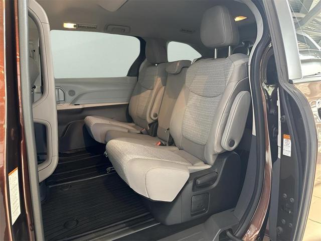 Photo of 2023 Sunset Bronze Mica Toyota Sienna