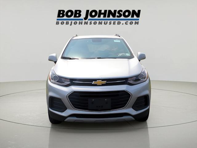 Photo of 2022 Silver Ice Metallic Chevrolet Trax