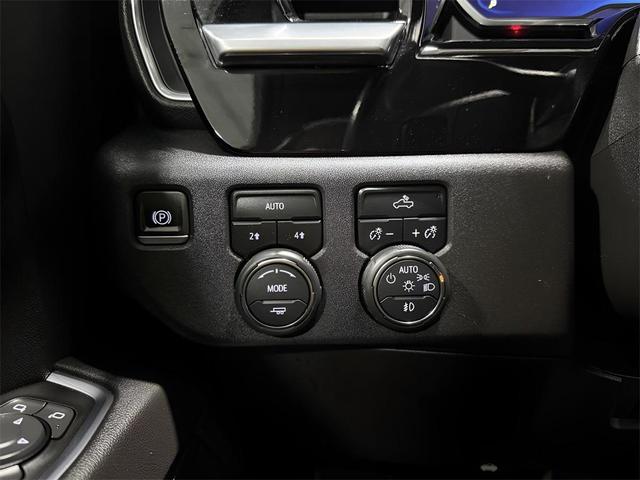 Photo of 2022 Northsky Blue Metallic Chevrolet Silverado 1500