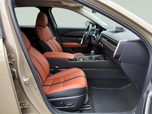 Photo of 2024 Zircon Sand Metallic Mazda CX-50