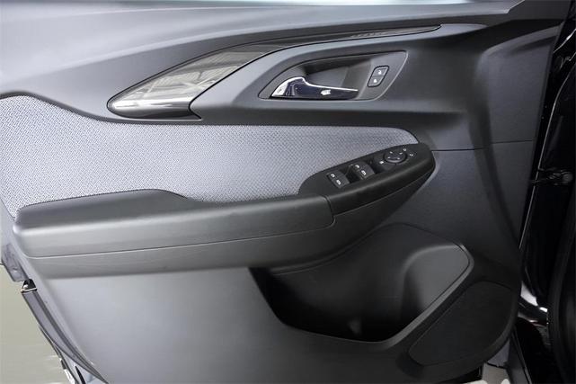 Photo of 2022 Mosaic Black Metallic Chevrolet Trailblazer