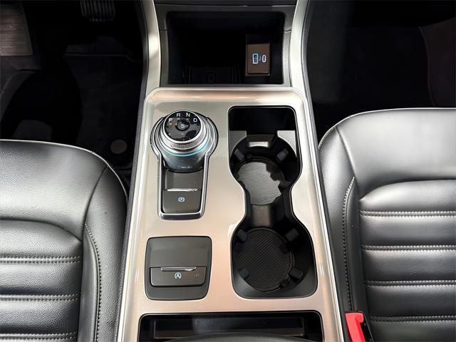 Photo of 2024 Black Metallic Ford Edge