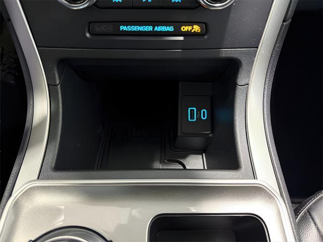 Photo of 2024 Black Metallic Ford Edge