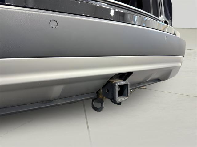Photo of 2024 Black Metallic Ford Edge