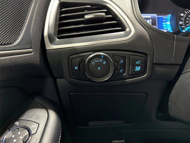 Photo of 2024 Black Metallic Ford Edge