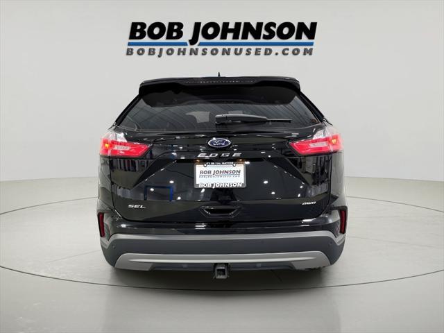 Photo of 2024 Black Metallic Ford Edge