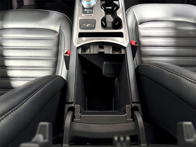 Photo of 2024 Black Metallic Ford Edge