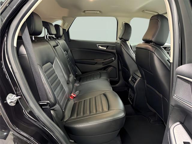 Photo of 2024 Black Metallic Ford Edge