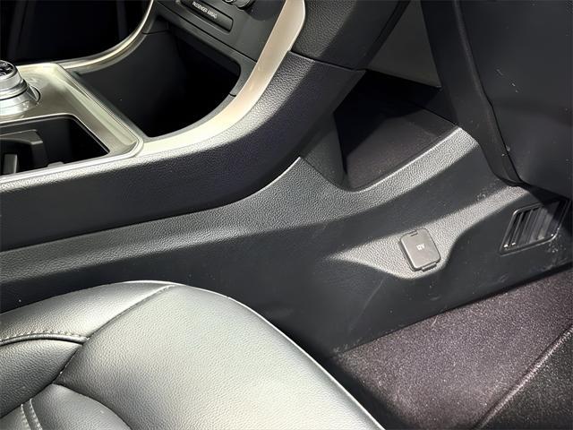 Photo of 2024 Black Metallic Ford Edge
