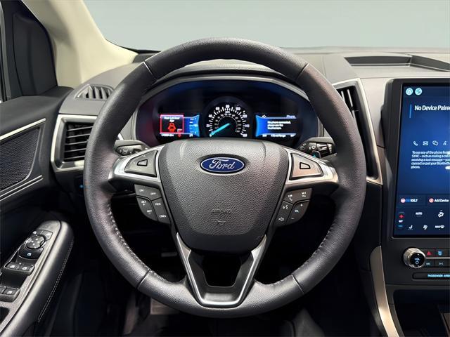 Photo of 2024 Black Metallic Ford Edge