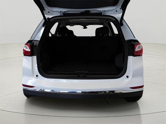 Photo of 2018 Summit White Chevrolet Equinox
