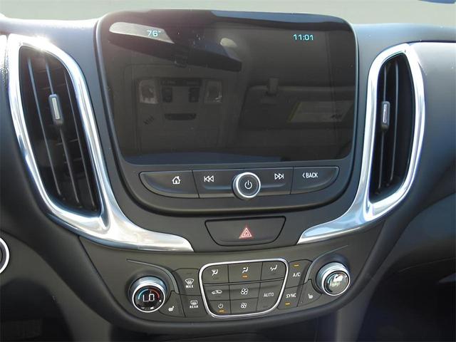 Photo of 2018 Summit White Chevrolet Equinox