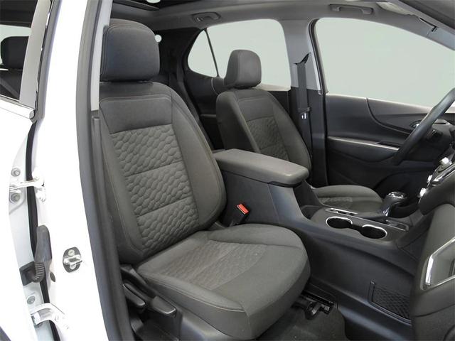 Photo of 2018 Summit White Chevrolet Equinox