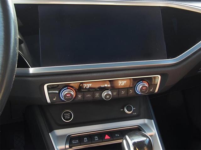 Photo of 2022 Mythos Black Metallic Audi Q3