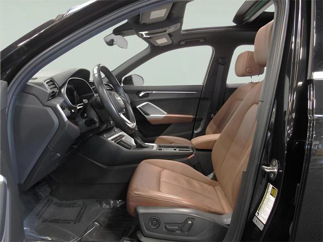 Photo of 2022 Mythos Black Metallic Audi Q3