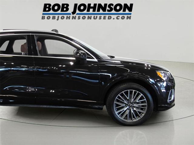 Photo of 2022 Mythos Black Metallic Audi Q3
